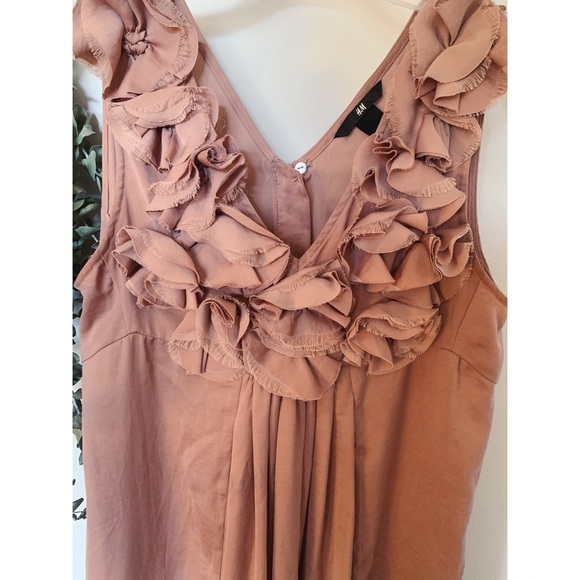 H&M Blush pink satiny ruffled mini dress - Picture 2 of 4